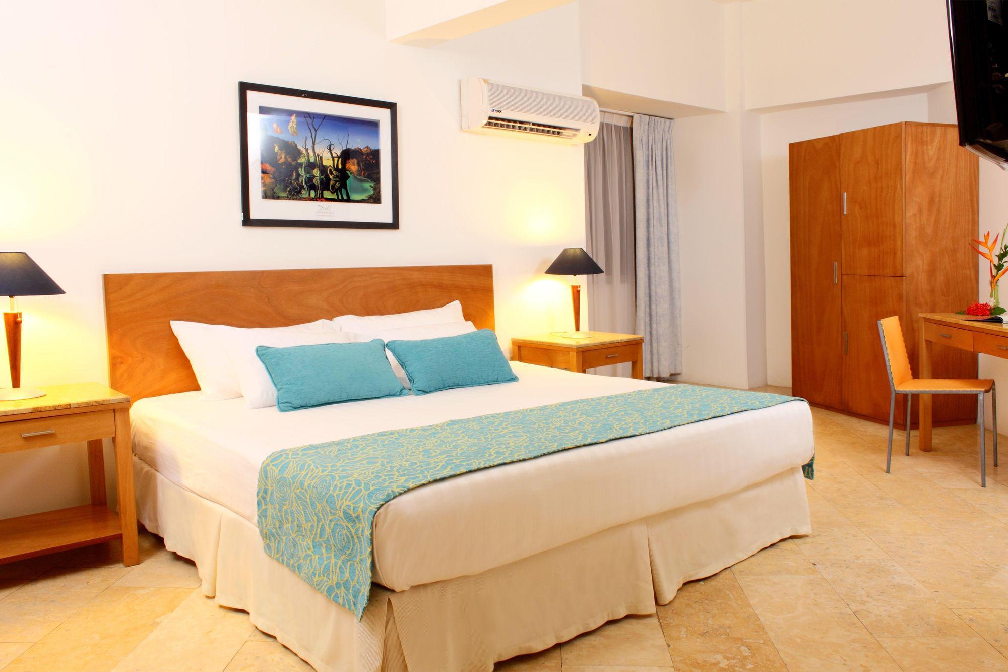 Hotel Oceania Cartagena Oda fotoğraf